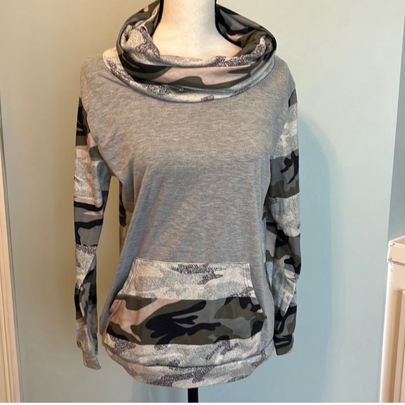 Spadehill Sweat Shirt - Picture 1 of 3